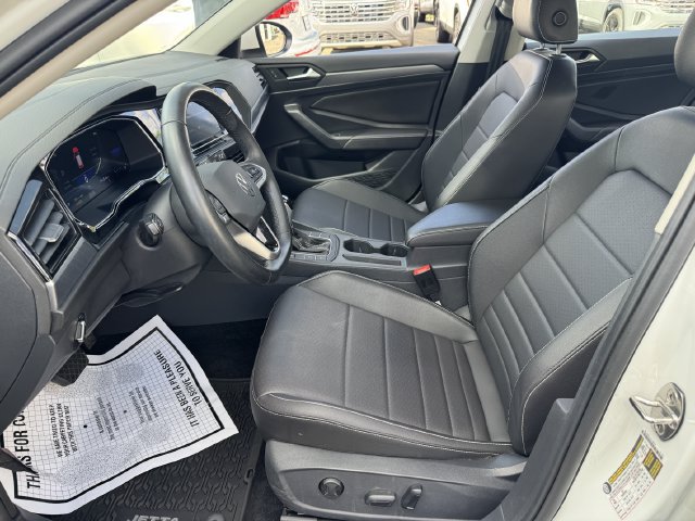 Used 2023 Volkswagen Jetta SE w/ Black Wheel Package FWD image 29