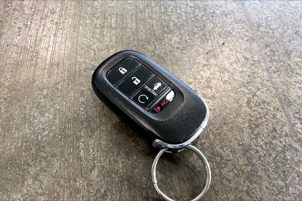Used 2023 Honda Accord Touring image 11