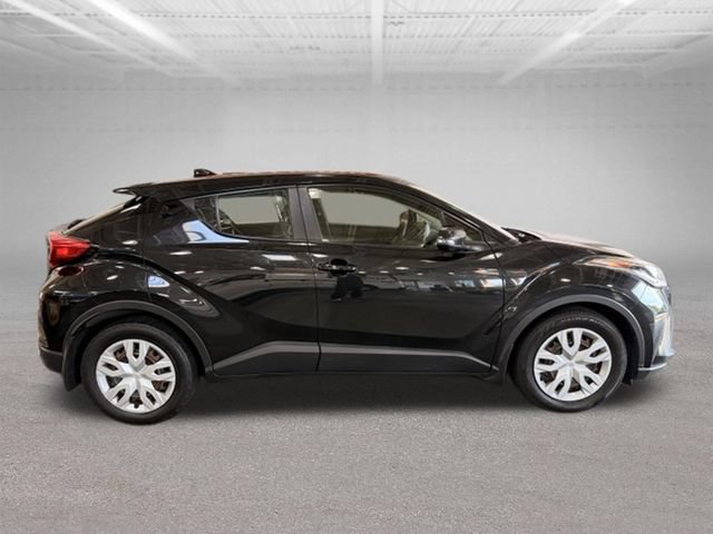 Used 2020 Toyota C-HR LE FWD image 27