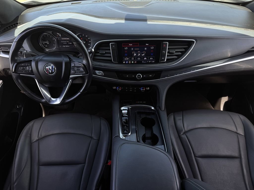 Used 2024 Buick Enclave Essence image 10