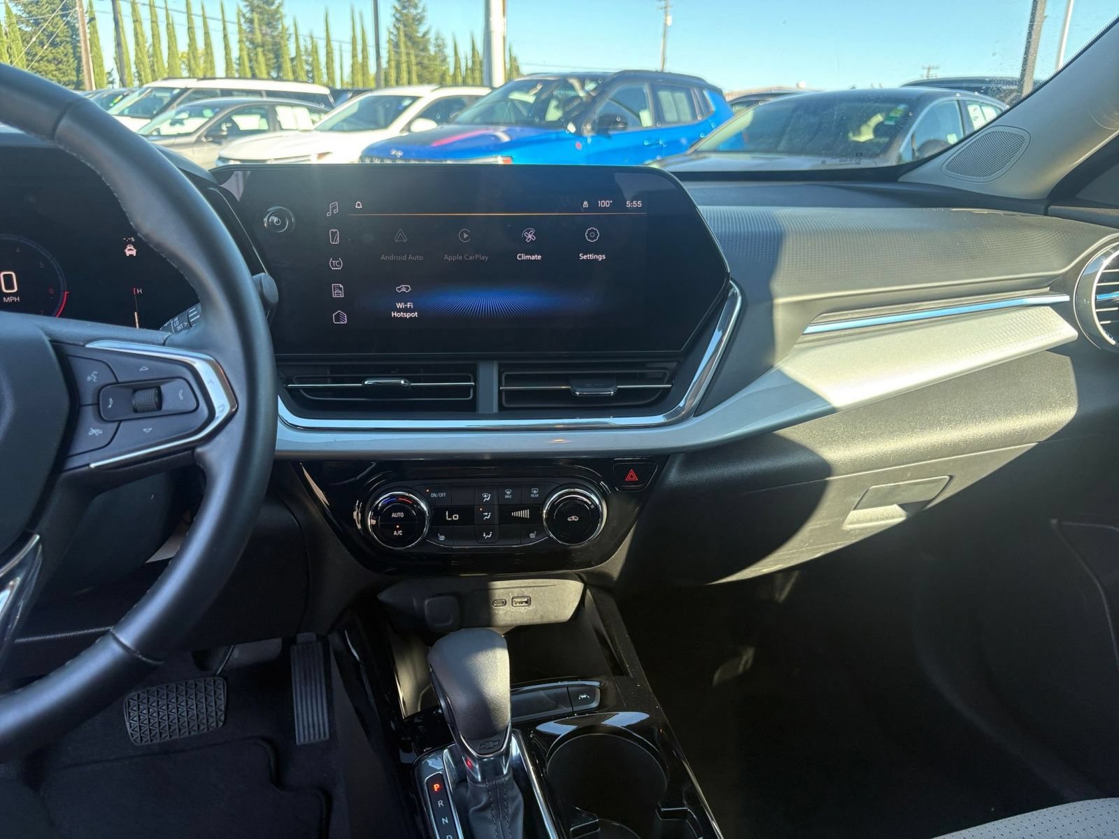 Used 2025 Chevrolet Trax LT w/ LT Convenience Package FWD image 16