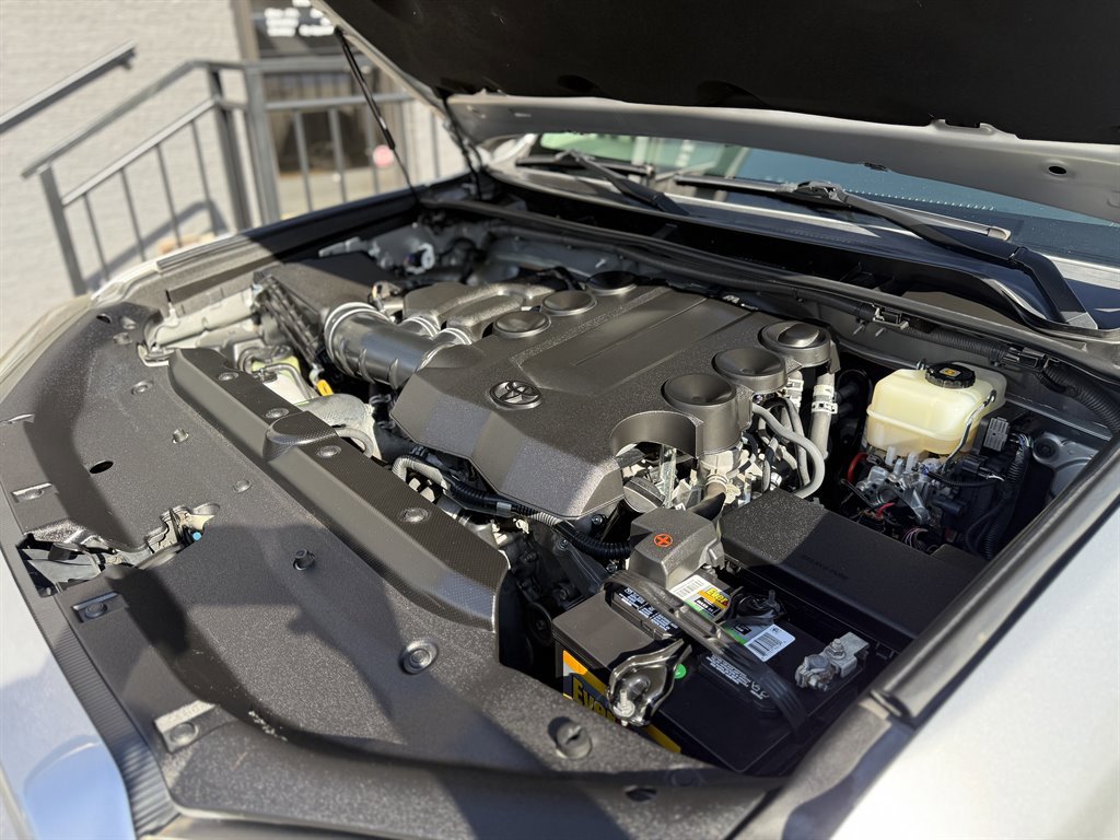 Used 2018 Toyota 4Runner SR5 Premium image 25