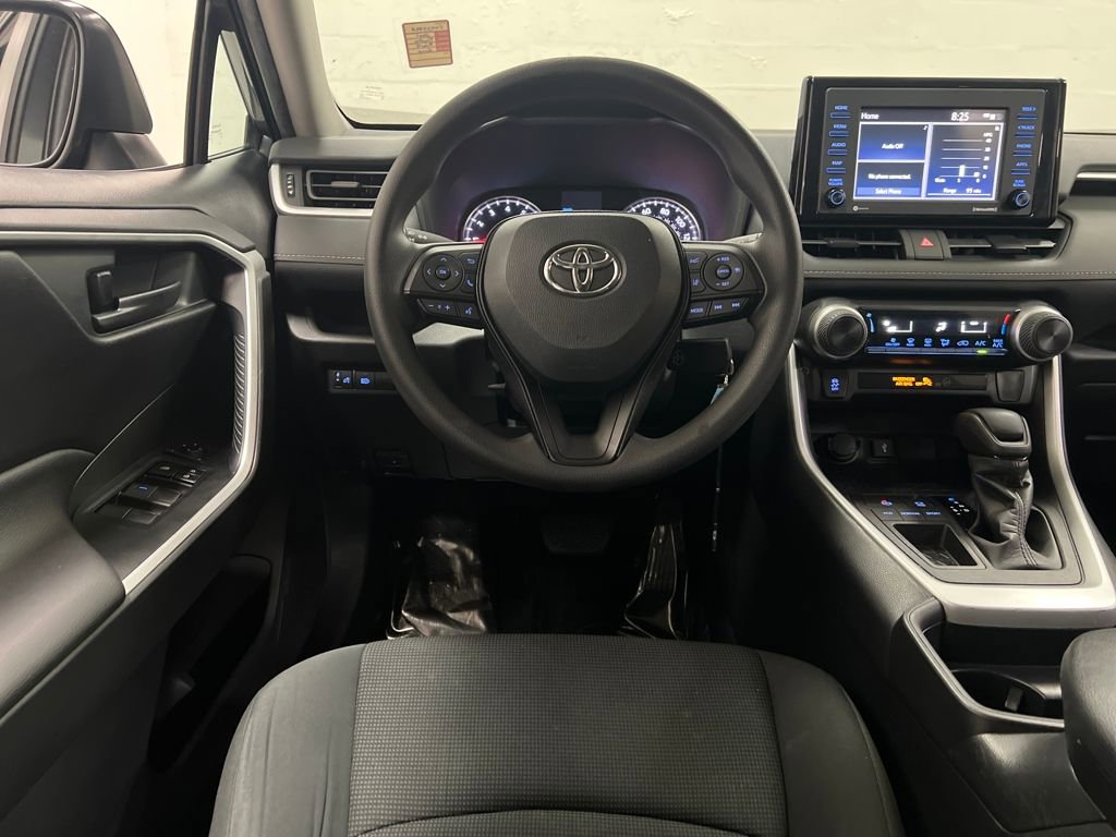Used 2021 Toyota RAV4 LE image 15