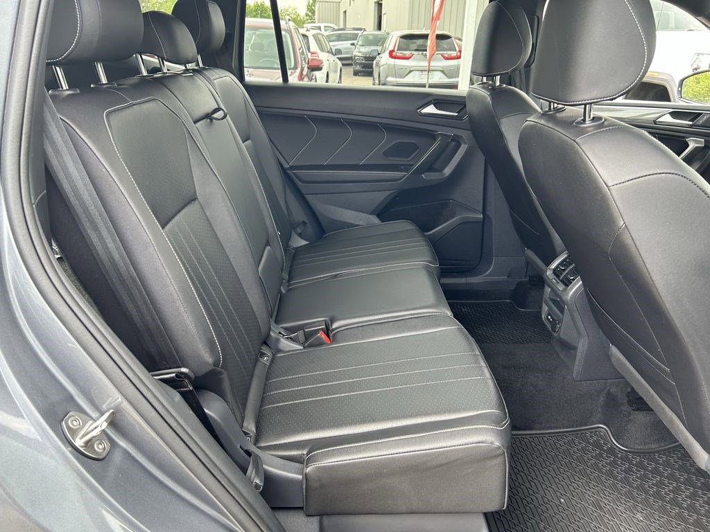 Used 2024 Volkswagen Tiguan SE R-Line AWD/4WD image 25