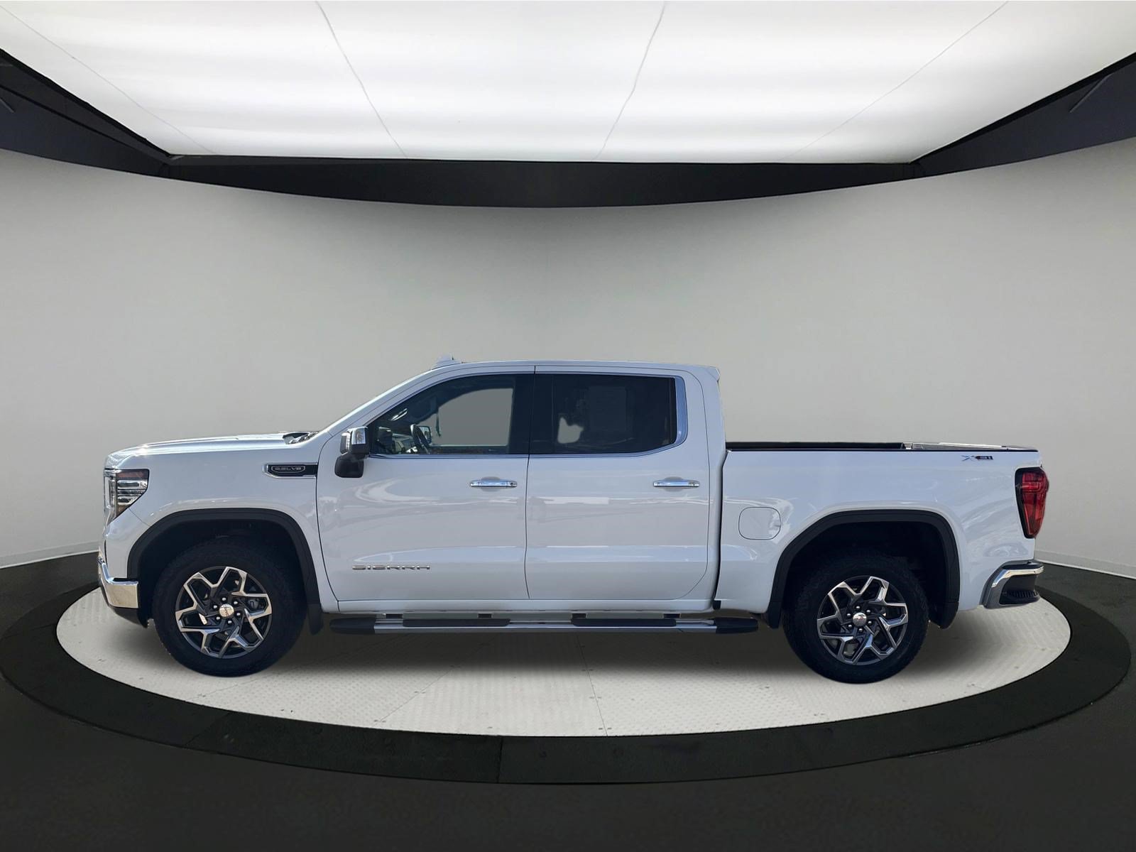 Used 2025 GMC Sierra 1500 SLT w/ SLT Premium Plus Package AWD/4WD image 6