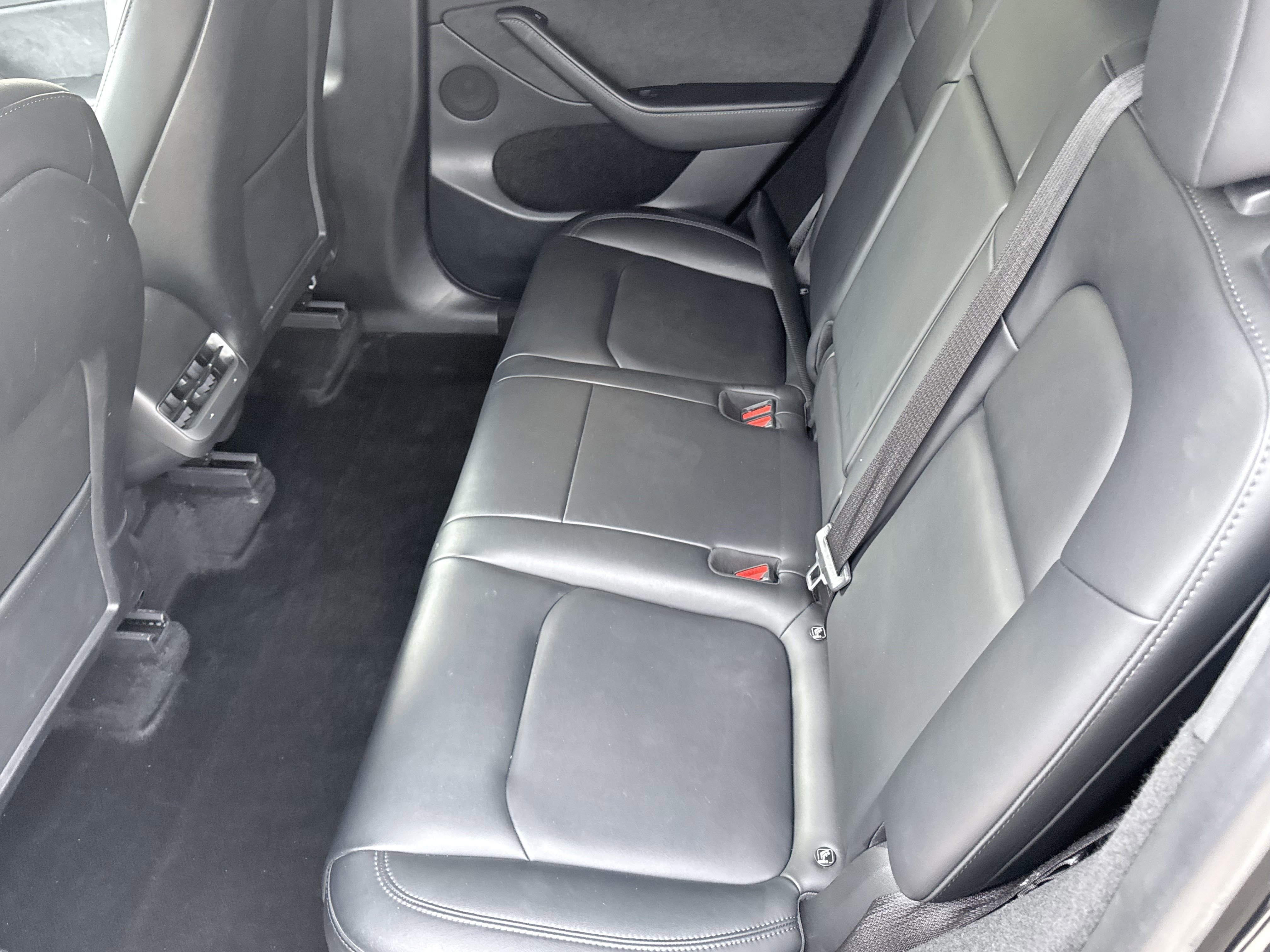 Used 2023 Tesla Model Y Performance image 31