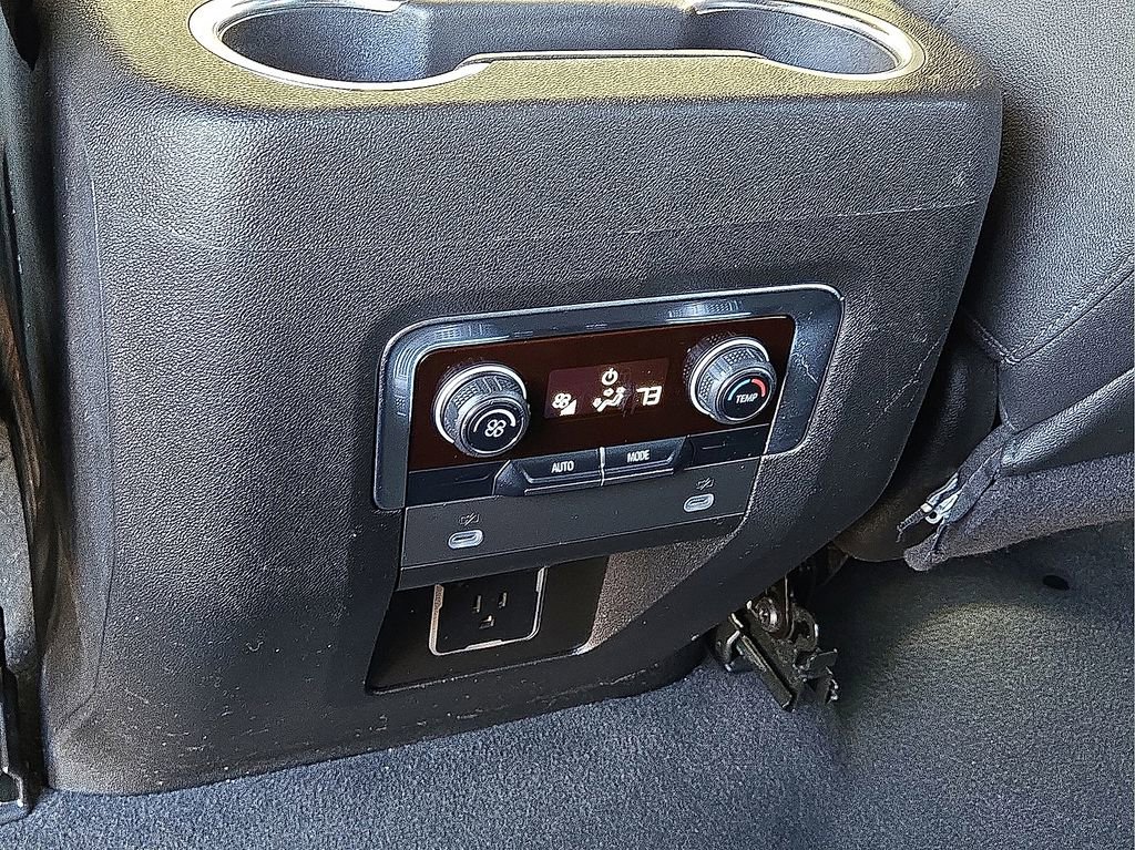 Used 2023 Chevrolet Suburban LT image 17