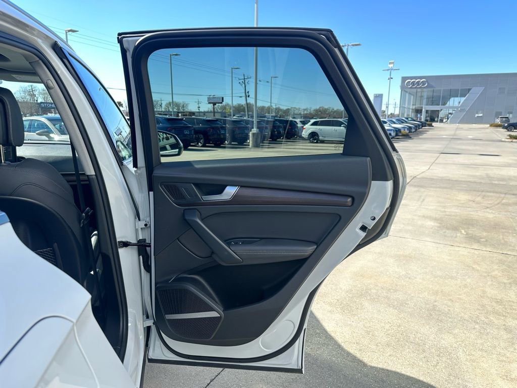 Certified 2025 Audi Q5 2.0T Premium Plus w/ Premium Plus Package image 29