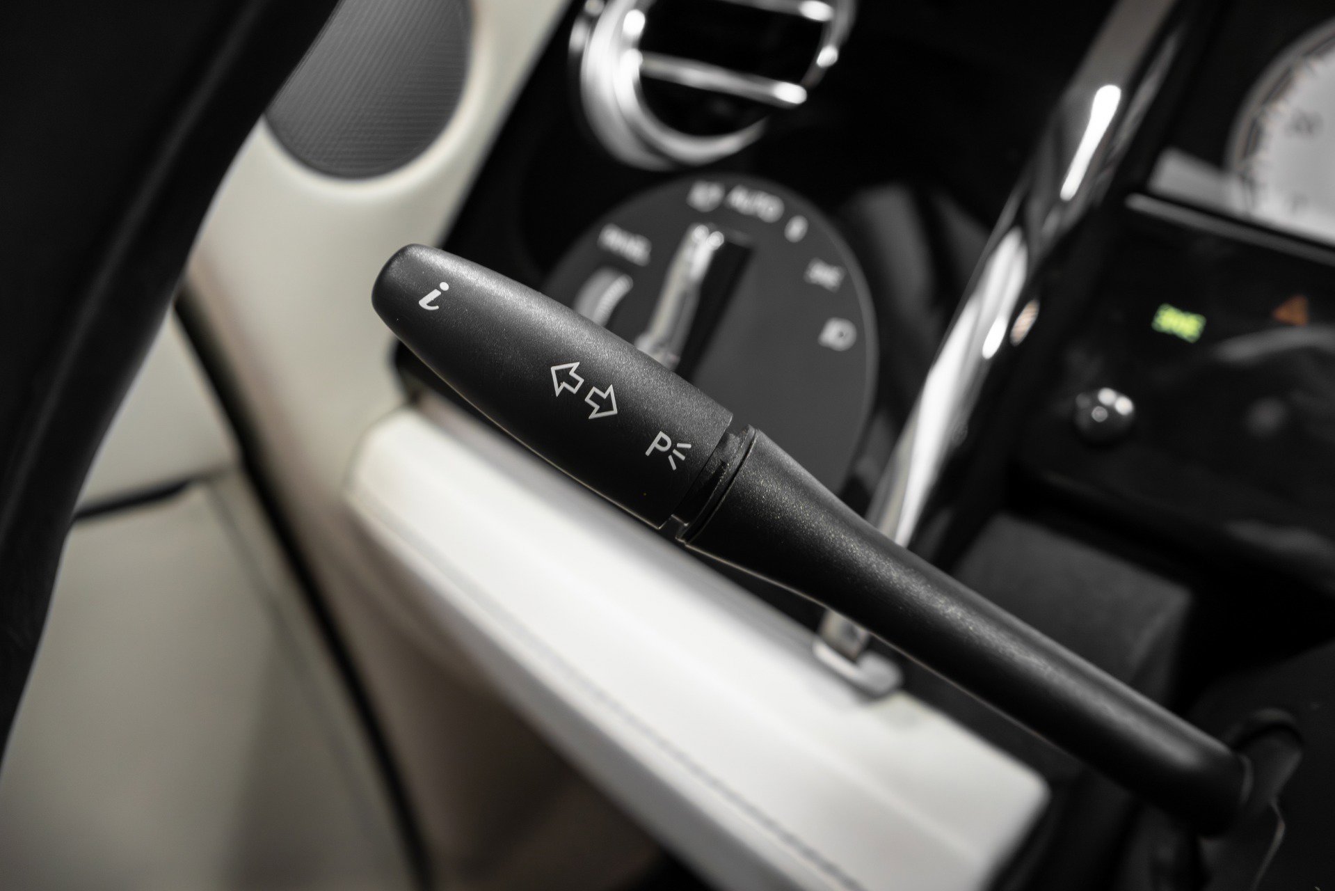 Used 2016 Rolls-Royce Wraith image 52