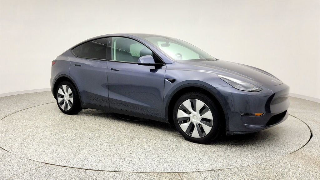 Used 2023 Tesla Model Y Long Range image 3