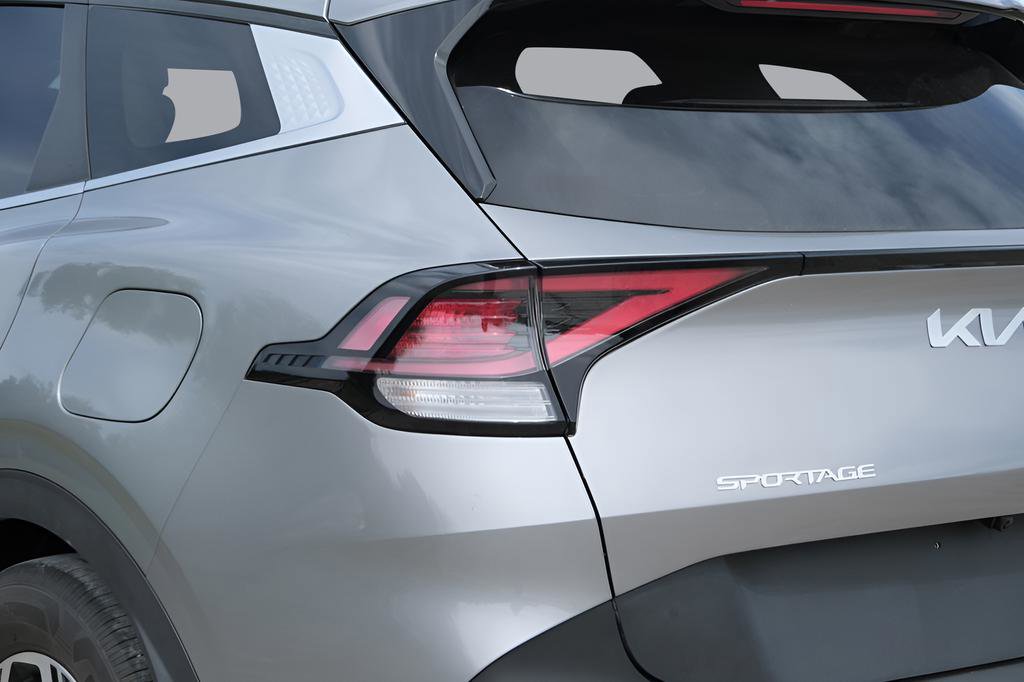 Used 2024 Kia Sportage LX image 29