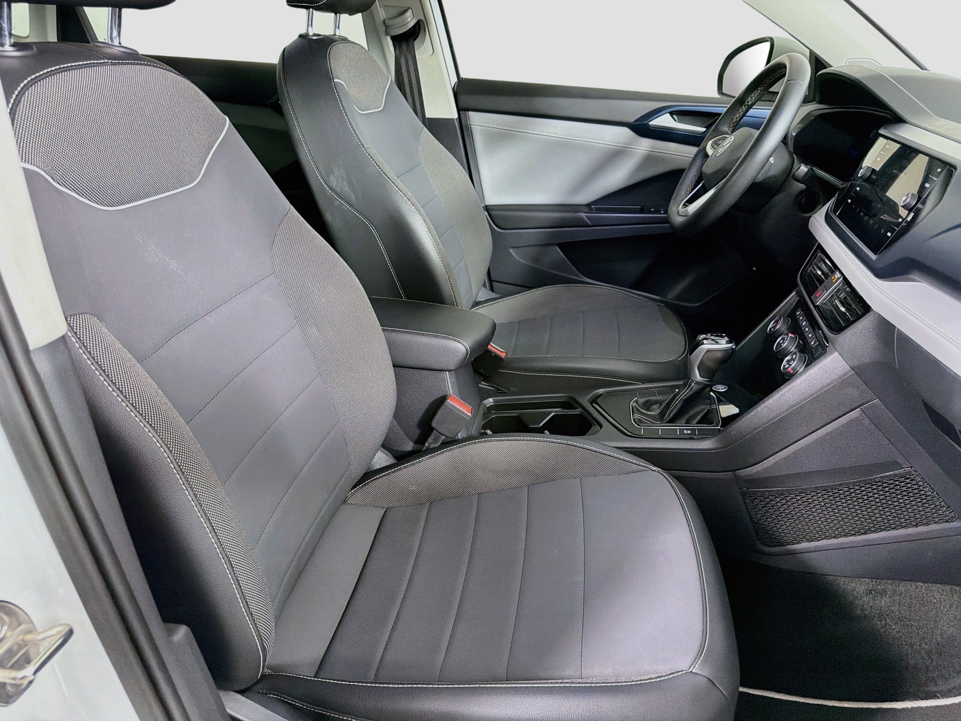 Certified 2023 Volkswagen Taos SE w/ Panoramic Sunroof Package FWD image 28