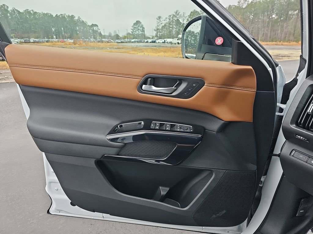 New 2026 Nissan Pathfinder Platinum image 30
