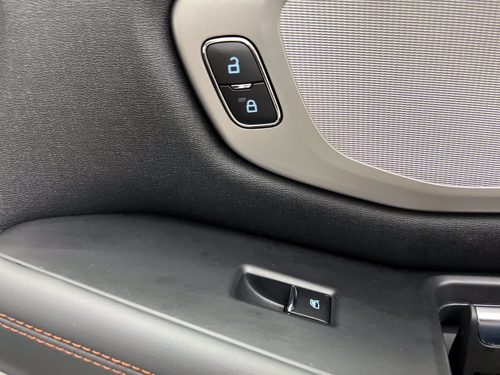 Used 2025 Ford Expedition Active RWD image 34