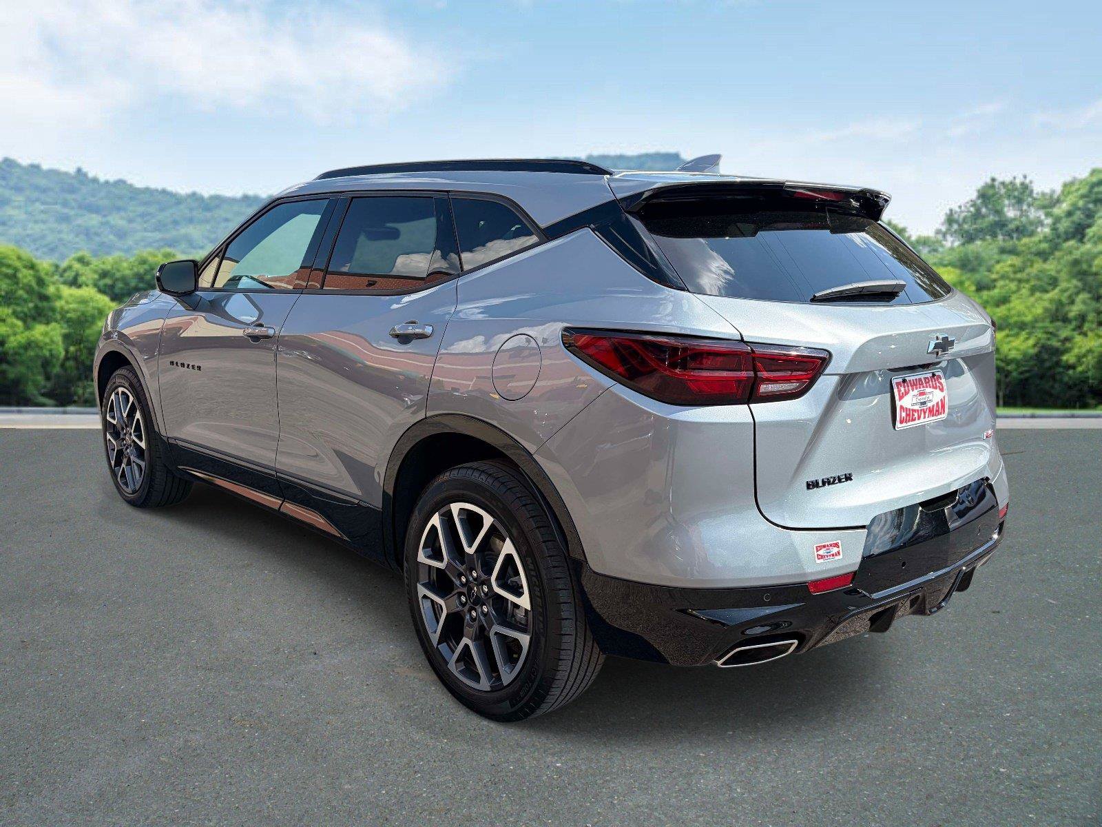 Used 2025 Chevrolet Blazer RS FWD image 24