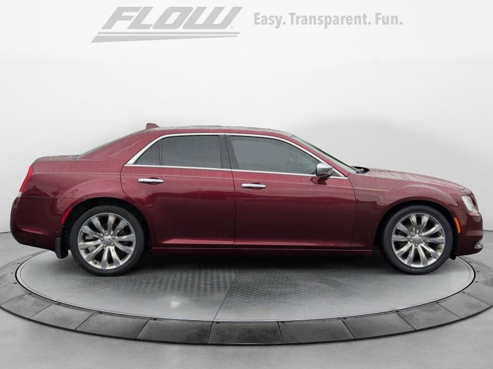 Used 2017 Chrysler 300 C RWD image 10