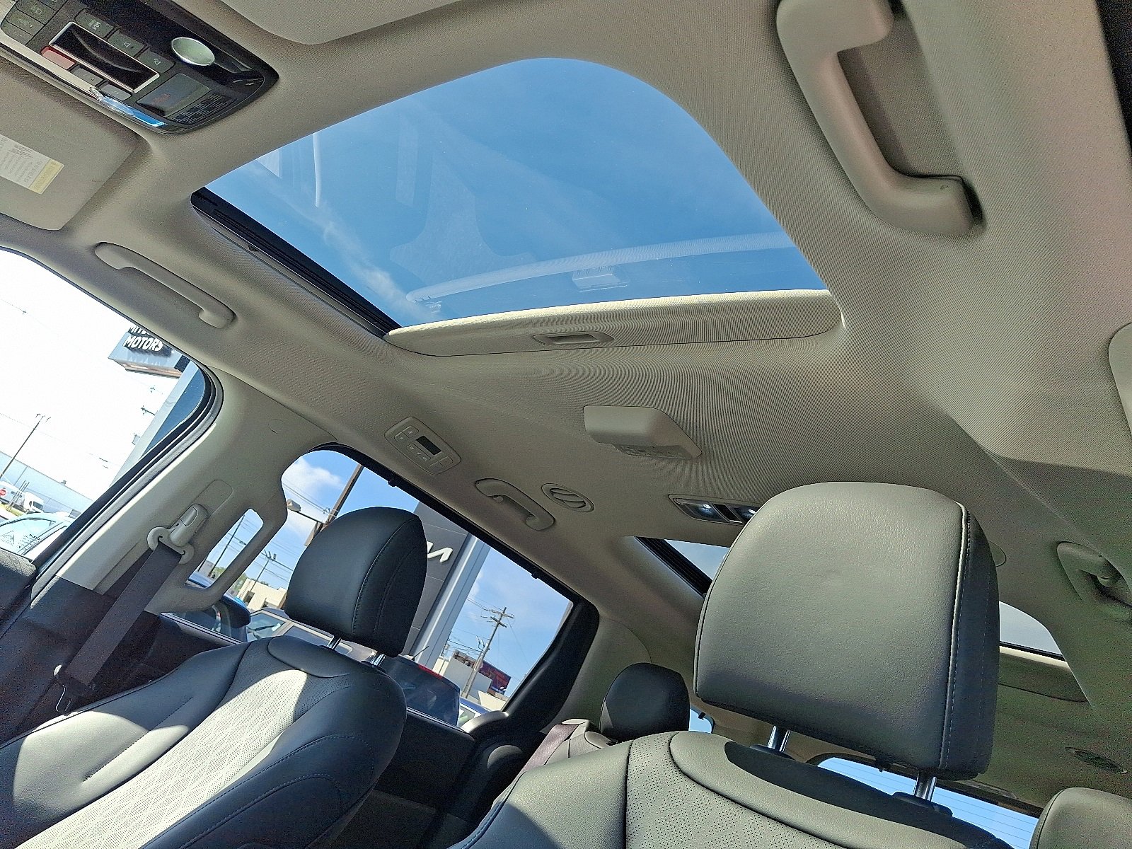 Used 2025 Kia Carnival SX image 15