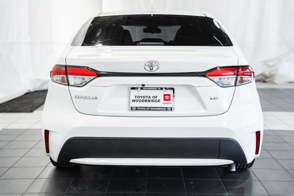 Used 2021 Toyota Corolla LE image 5