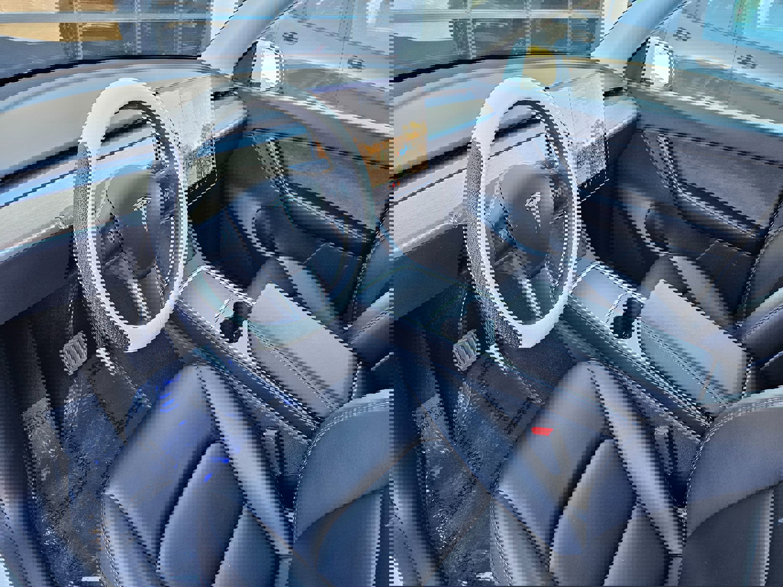 Used 2022 Tesla Model Y Long Range image 19