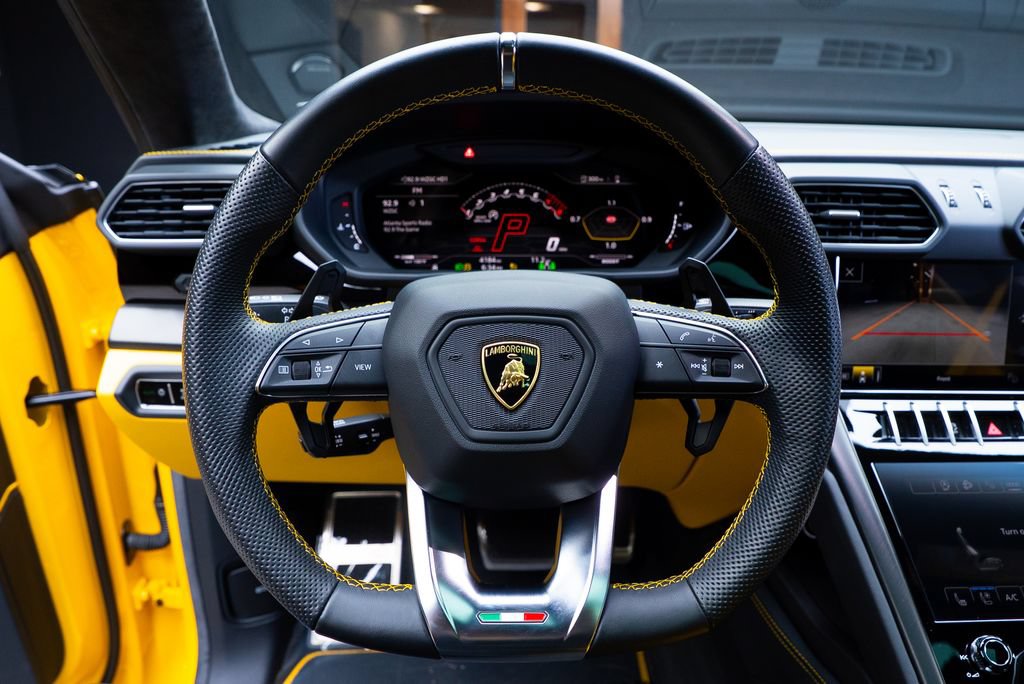 Used 2022 Lamborghini Urus AWD/4WD image 43