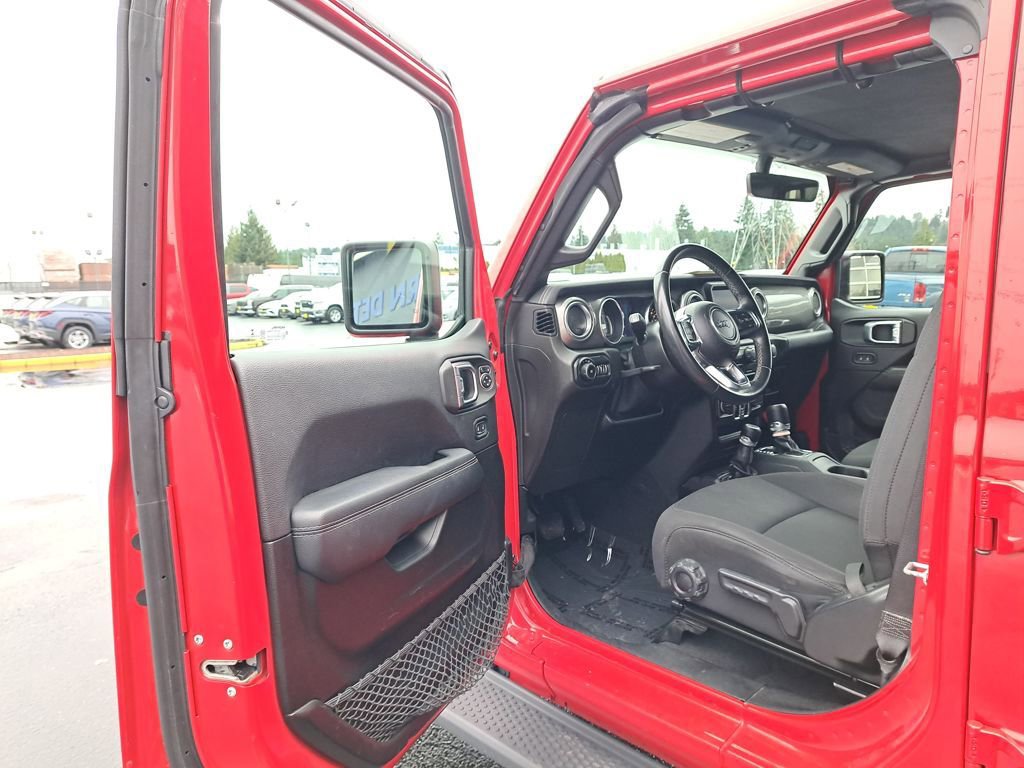 Used 2021 Jeep Wrangler Unlimited Sahara w/ Uconnect 4C Nav & Sound Group image 10