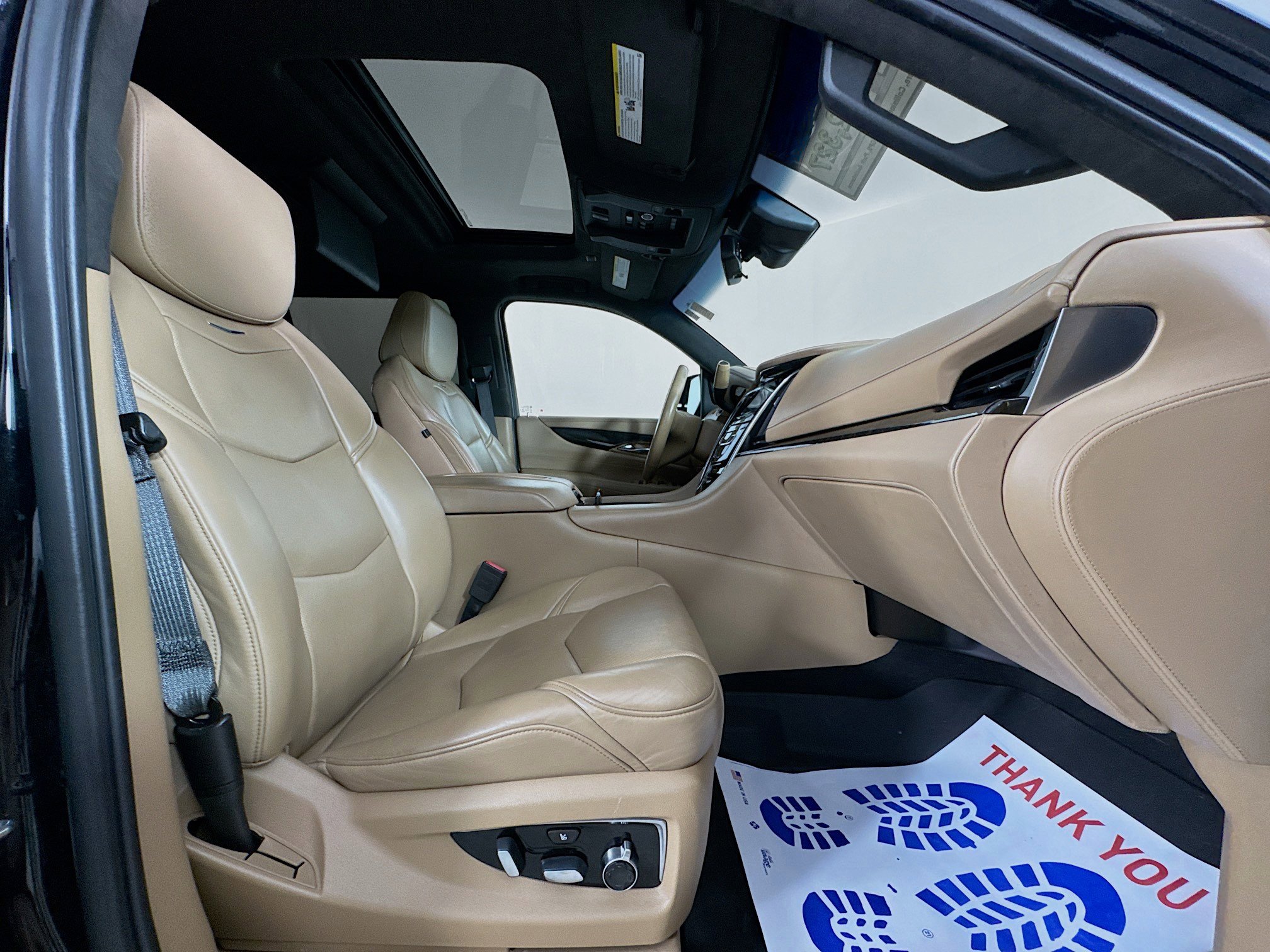 Used 2019 Cadillac Escalade ESV Platinum AWD/4WD image 32
