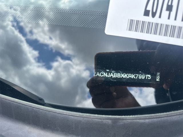 Used 2019 Jeep Renegade Latitude FWD image 10