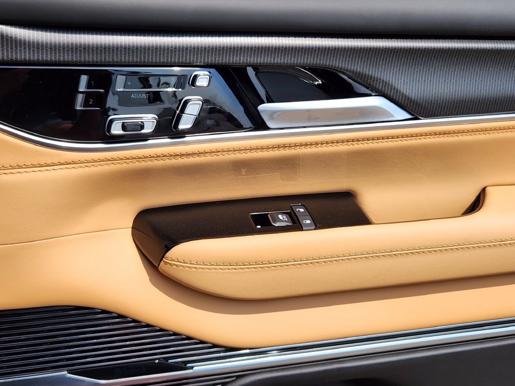 New 2026 Jeep Grand Wagoneer L Summit AWD/4WD image 13