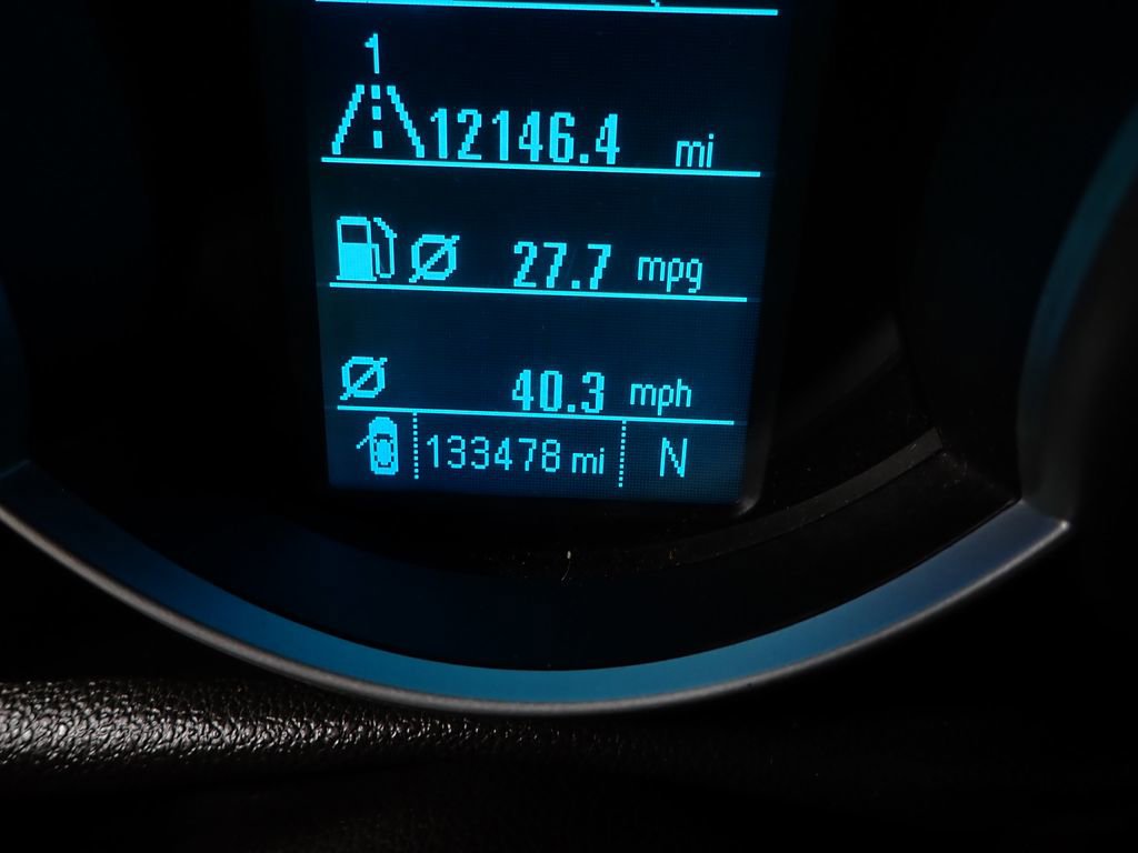 Used 2013 Chevrolet Cruze LS image 29