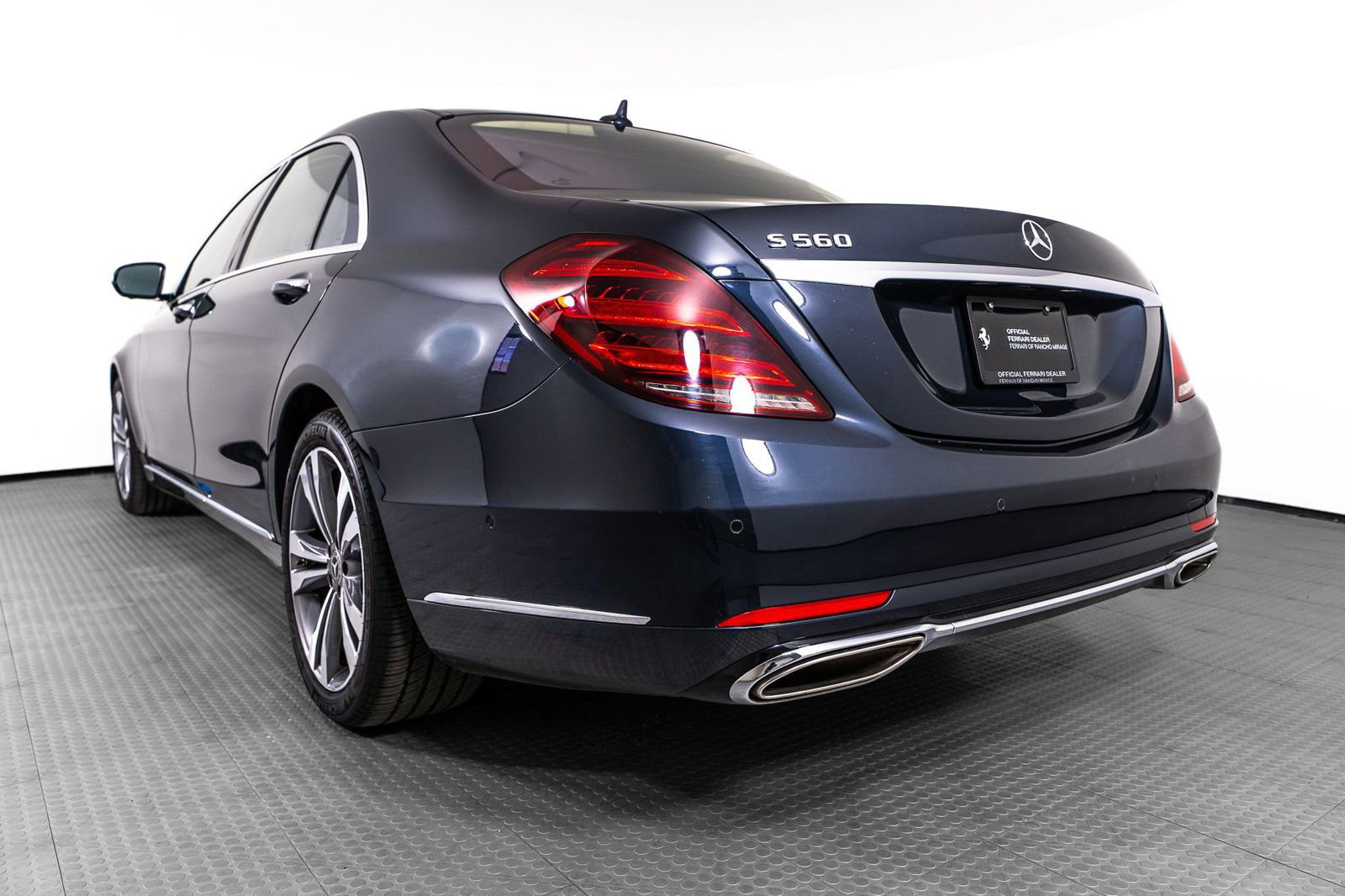 Used 2018 Mercedes-Benz S 560 Sedan image 4