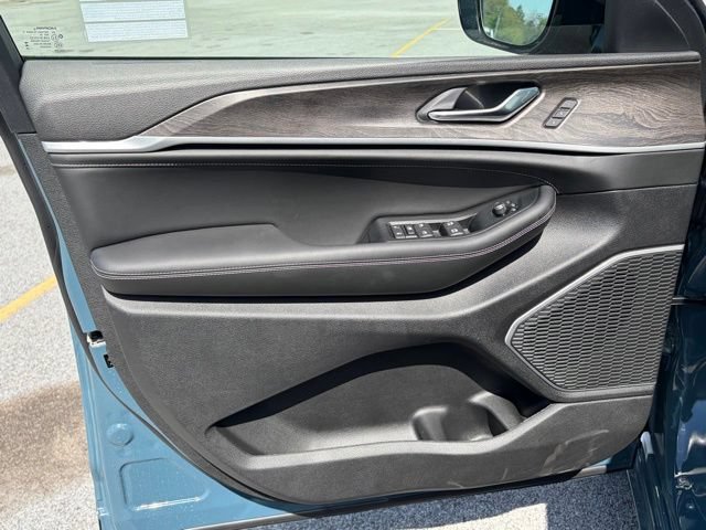 New 2026 Jeep Grand Cherokee Limited AWD/4WD image 12