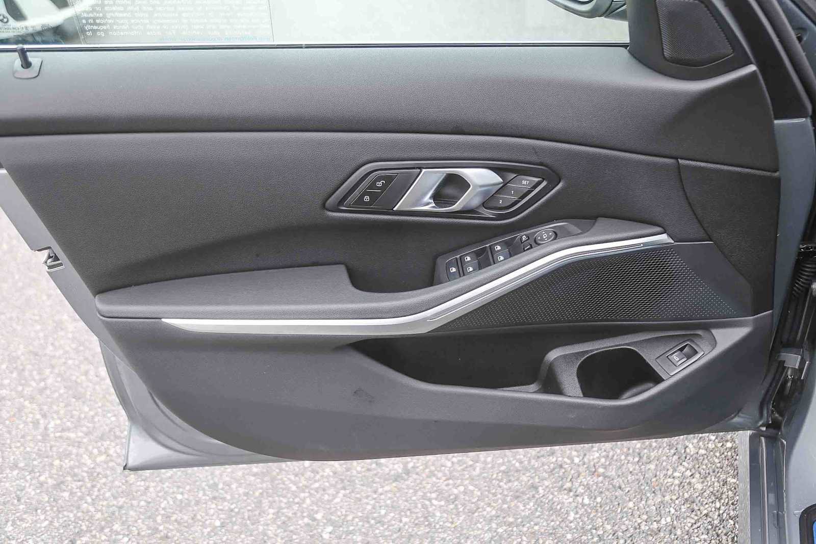 Used 2025 BMW 330i xDrive Sedan image 17