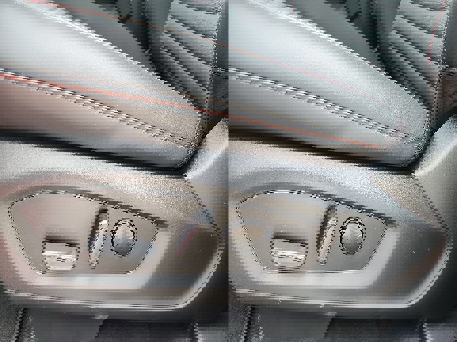 New 2026 Ford Explorer ST-Line image 23