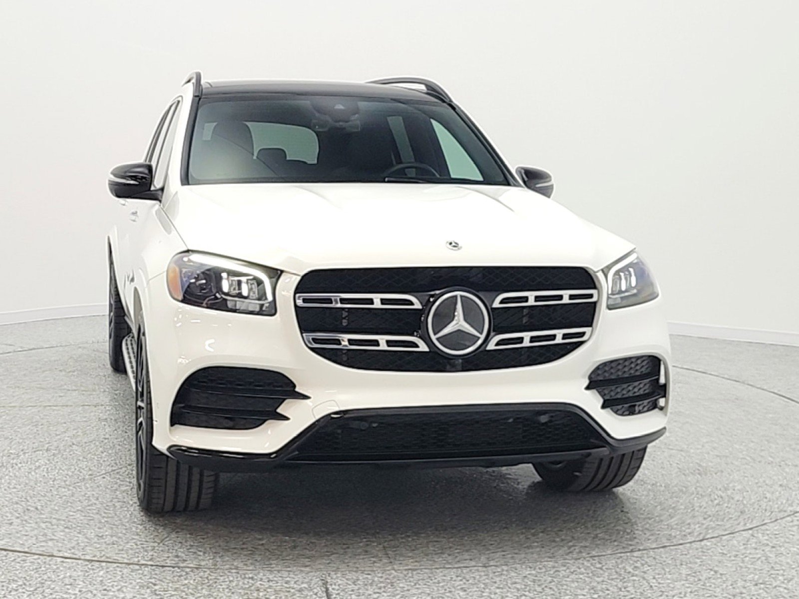 Used 2023 Mercedes-Benz GLS 450 4MATIC image 2