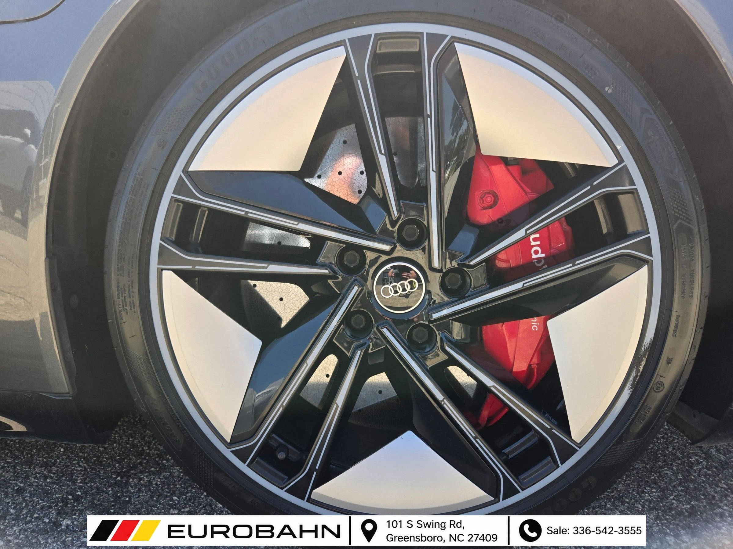 Used 2022 Audi RS e-tron GT w/ Year 1 Package AWD/4WD image 30