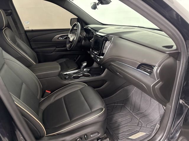 Used 2023 Chevrolet Traverse Premier w/ Redline Edition image 17