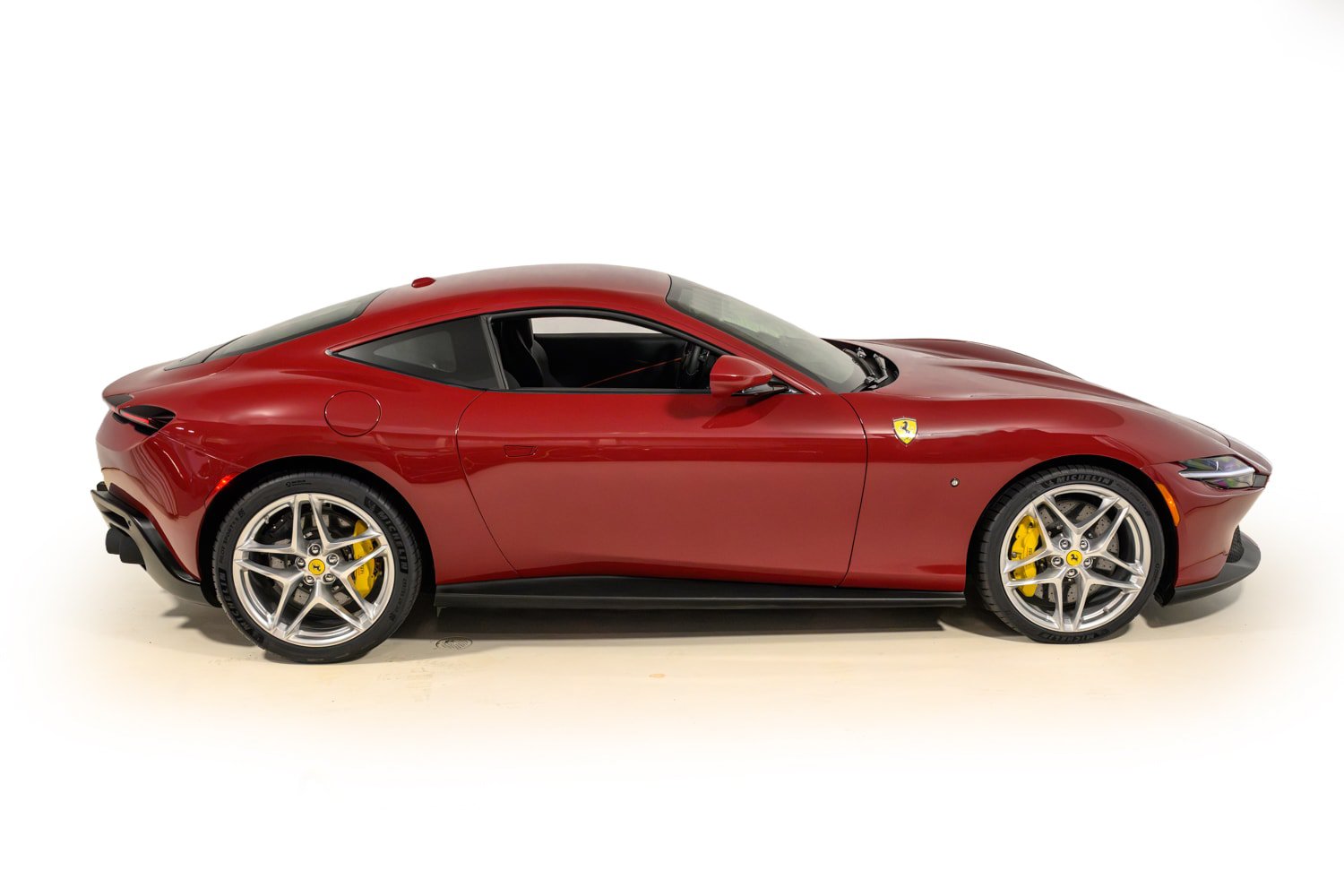 Certified 2022 Ferrari Roma RWD image 8