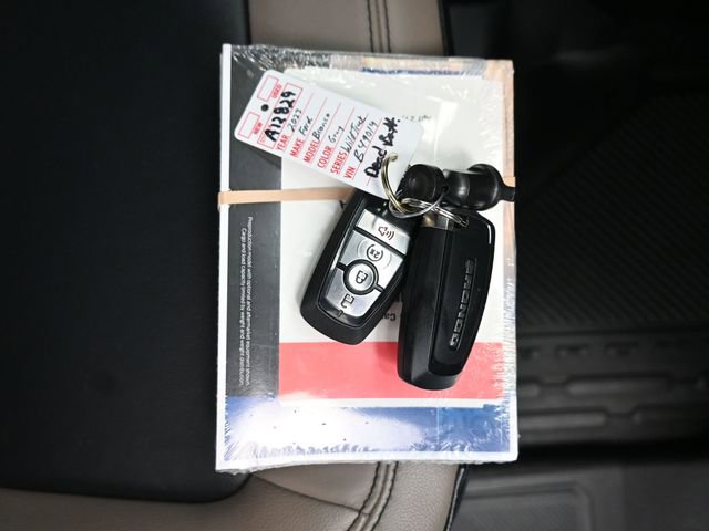 Used 2023 Ford Bronco Wildtrak image 9