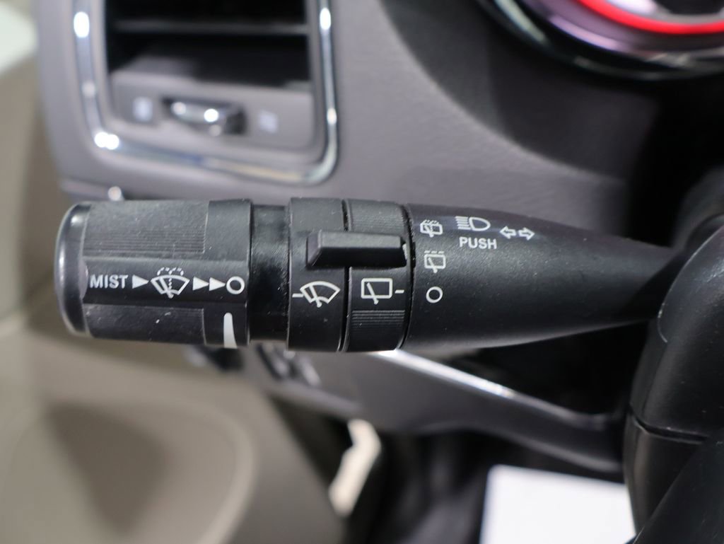 Used 2018 Dodge Grand Caravan SXT image 38