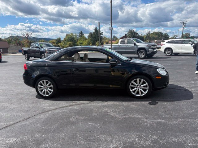 Used 2011 Volkswagen Eos Komfort FWD image 3