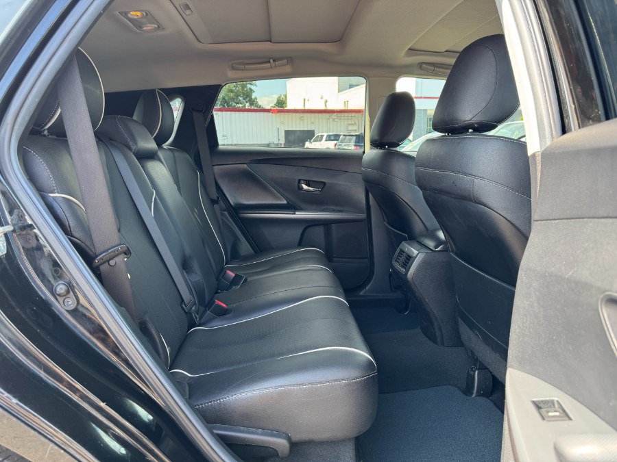 Used 2013 Toyota Venza LE AWD/4WD image 18