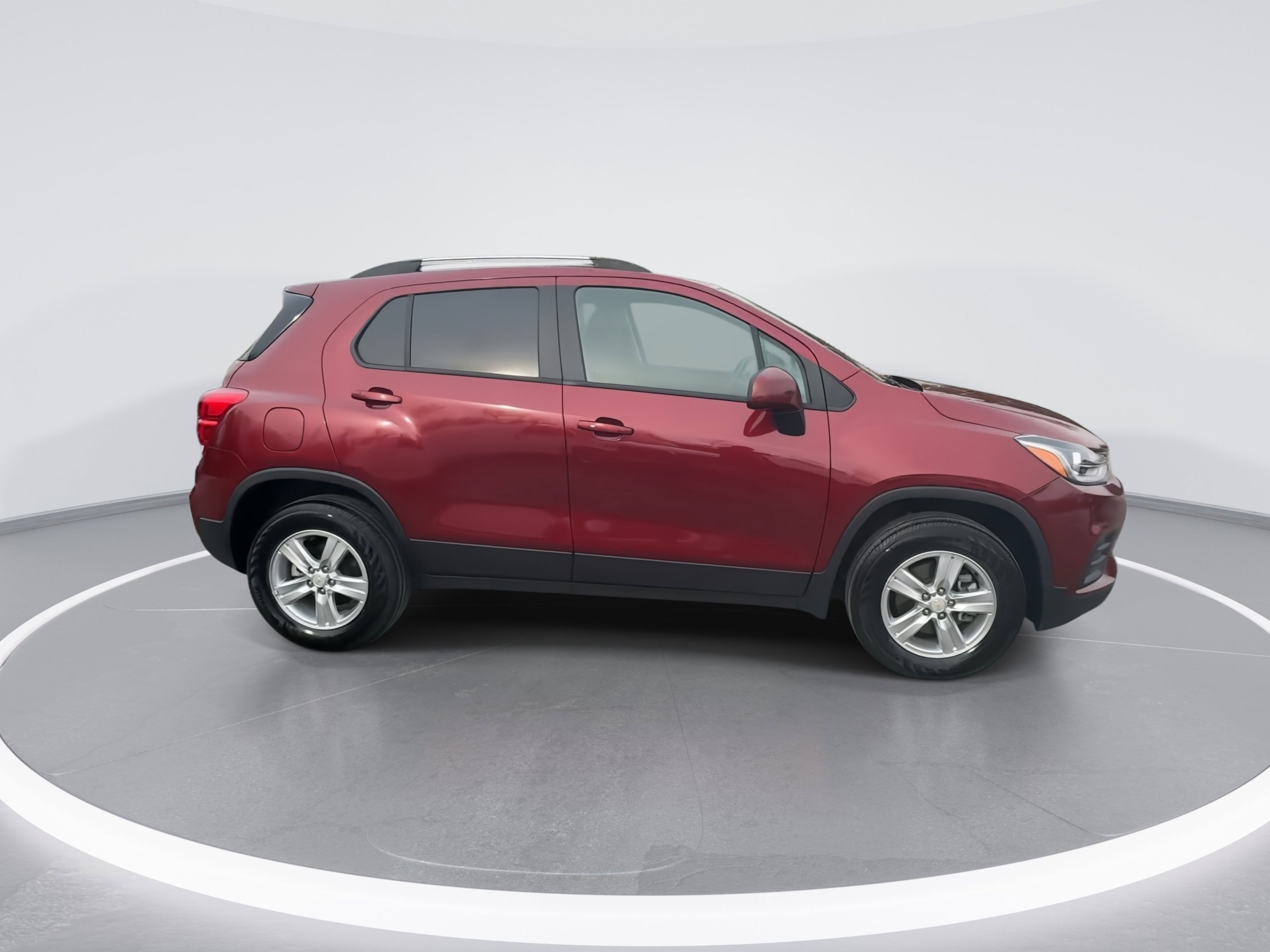 Used 2022 Chevrolet Trax LT w/ LT Convenience Package image 9