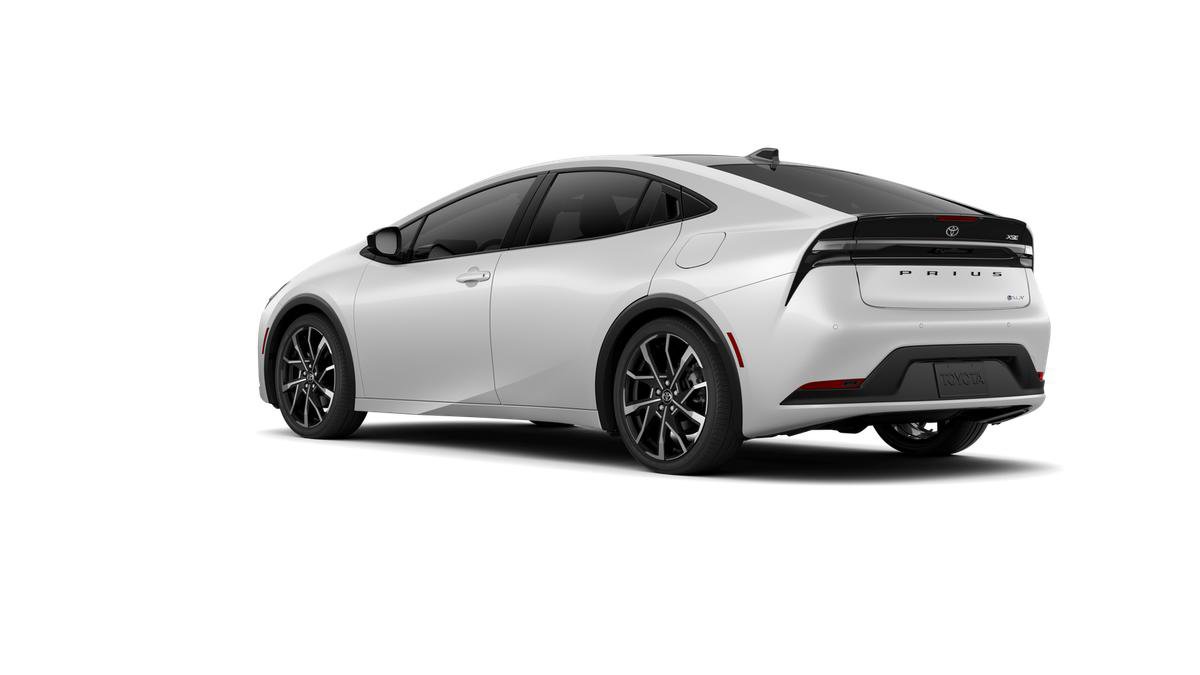 New 2025 Toyota Prius Plug-In Hybrid image 38