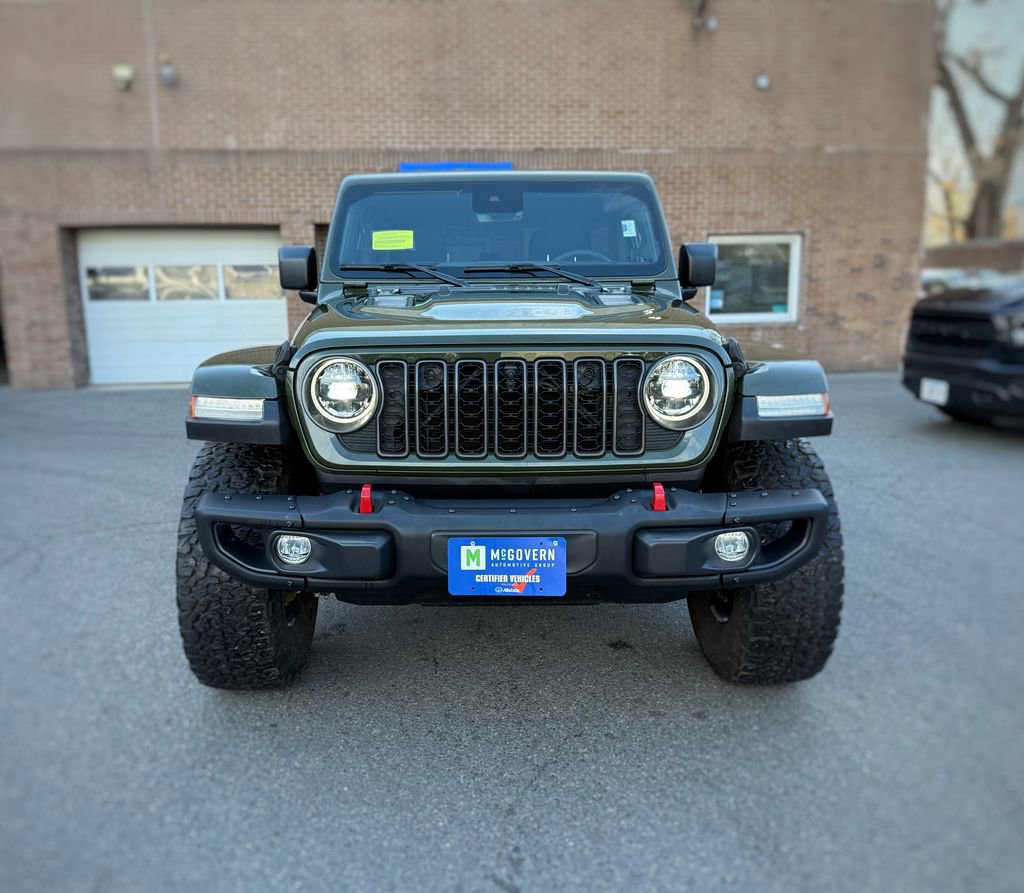 Used 2024 Jeep Wrangler Unlimited Rubicon AWD/4WD image 2