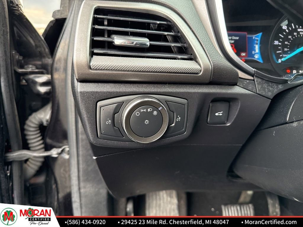 Used 2020 Ford Fusion SE image 15