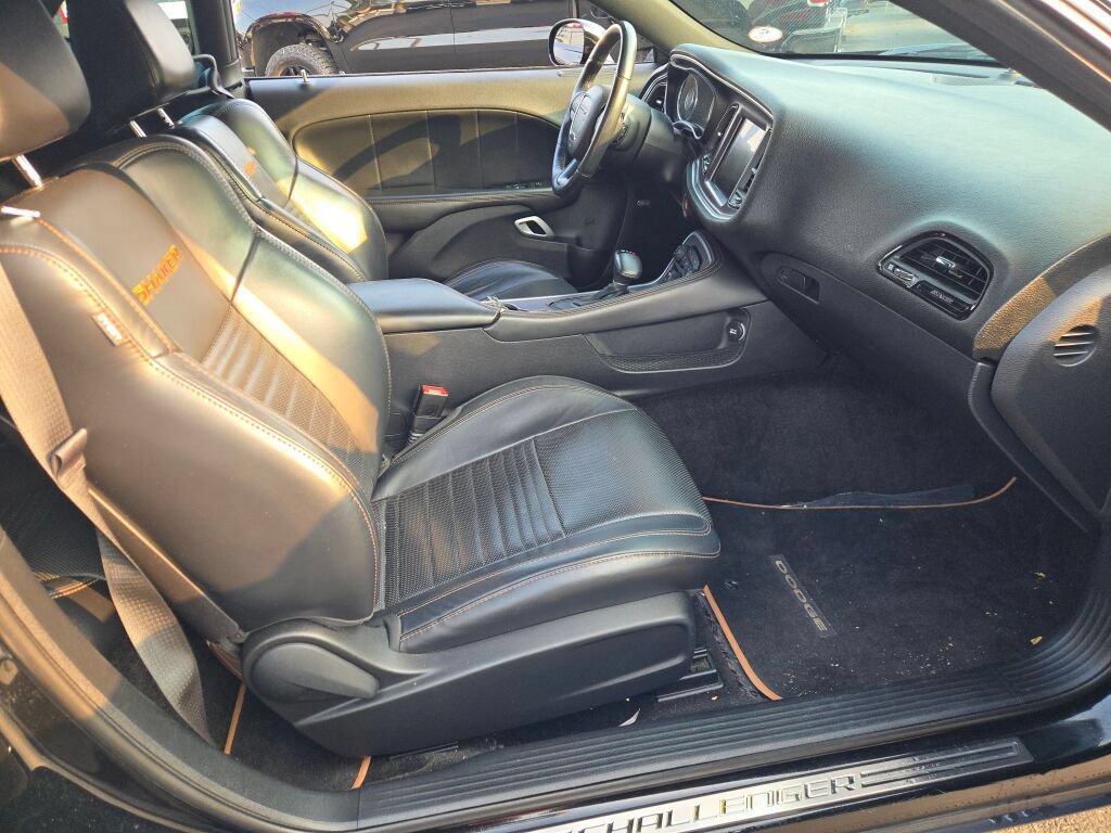 Used 2015 Dodge Challenger R/T Plus RWD image 4