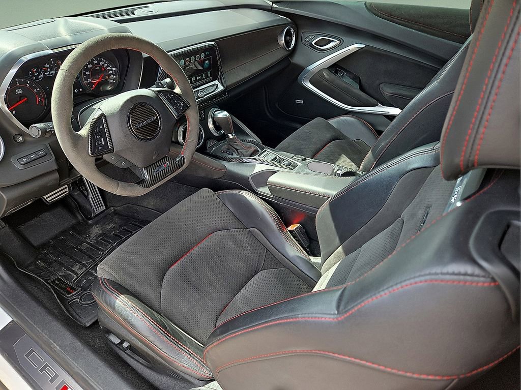 Used 2018 Chevrolet Camaro ZL1 image 17