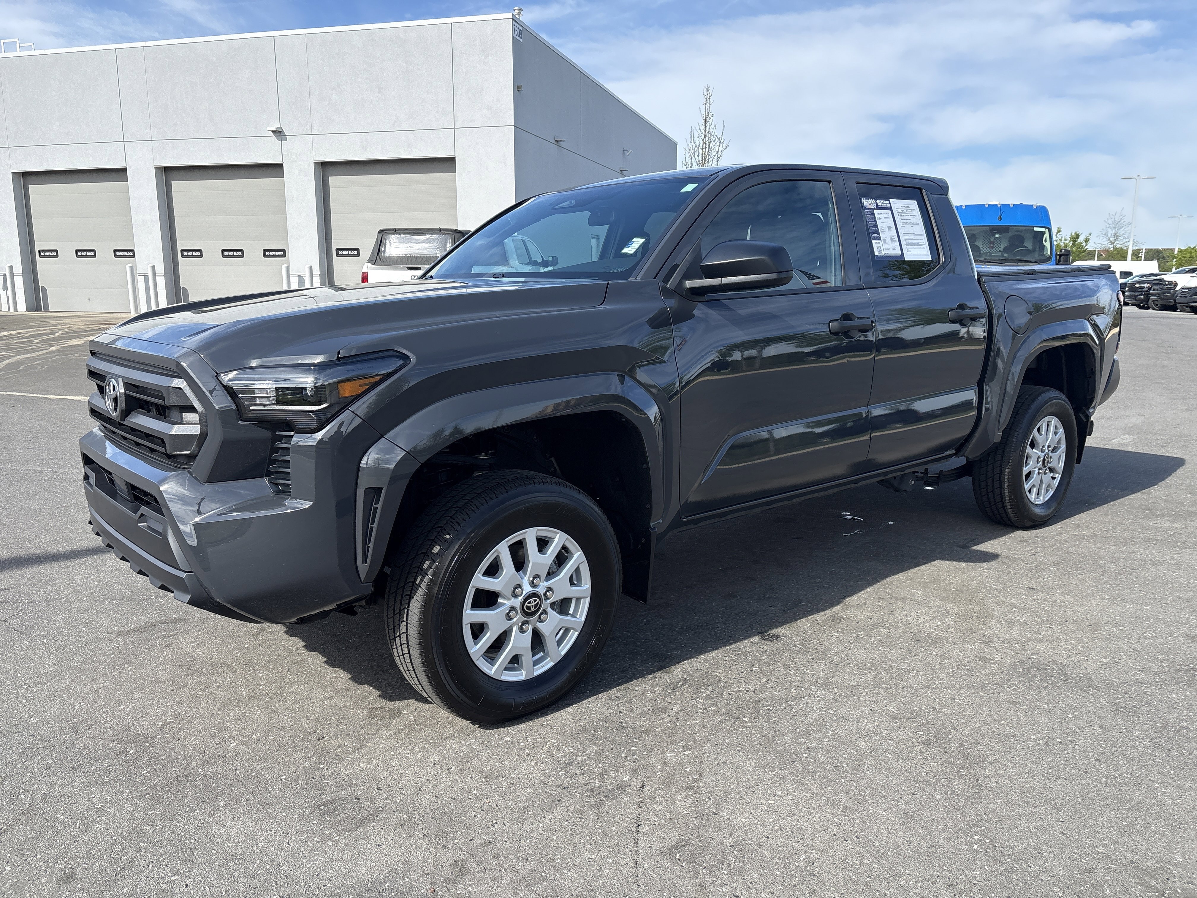 Used 2024 Toyota Tacoma SR image 5