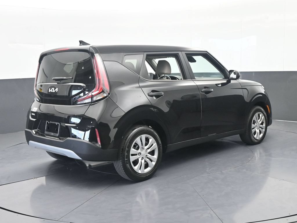 Used 2023 Kia Soul LX FWD image 6