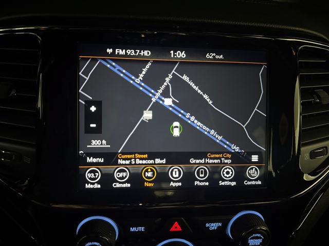 Used 2021 Jeep Grand Cherokee High Altitude AWD/4WD image 12